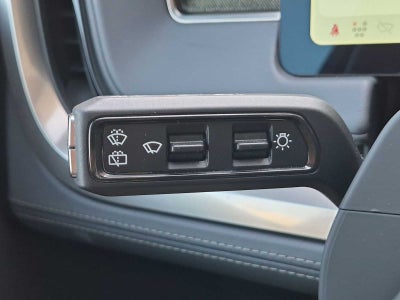 Rivian R1S Adventure 2025