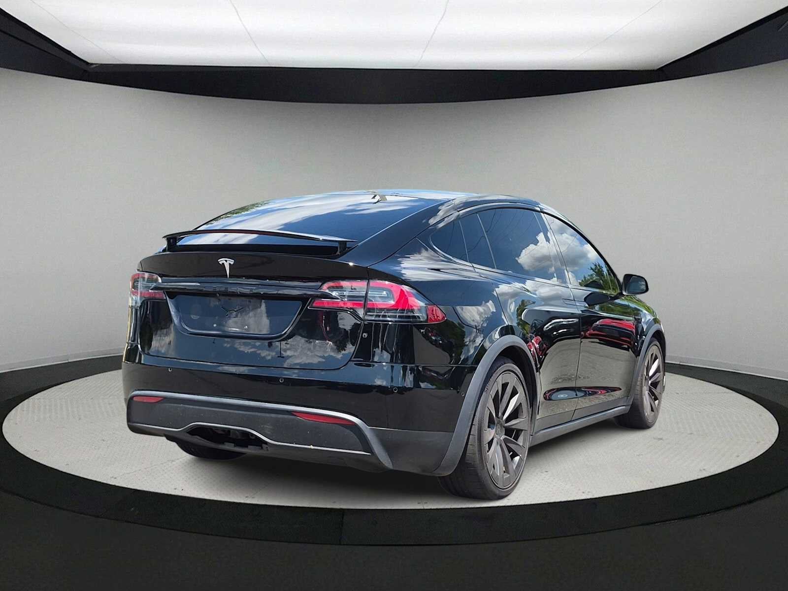 Tesla Model X Plaid 2022