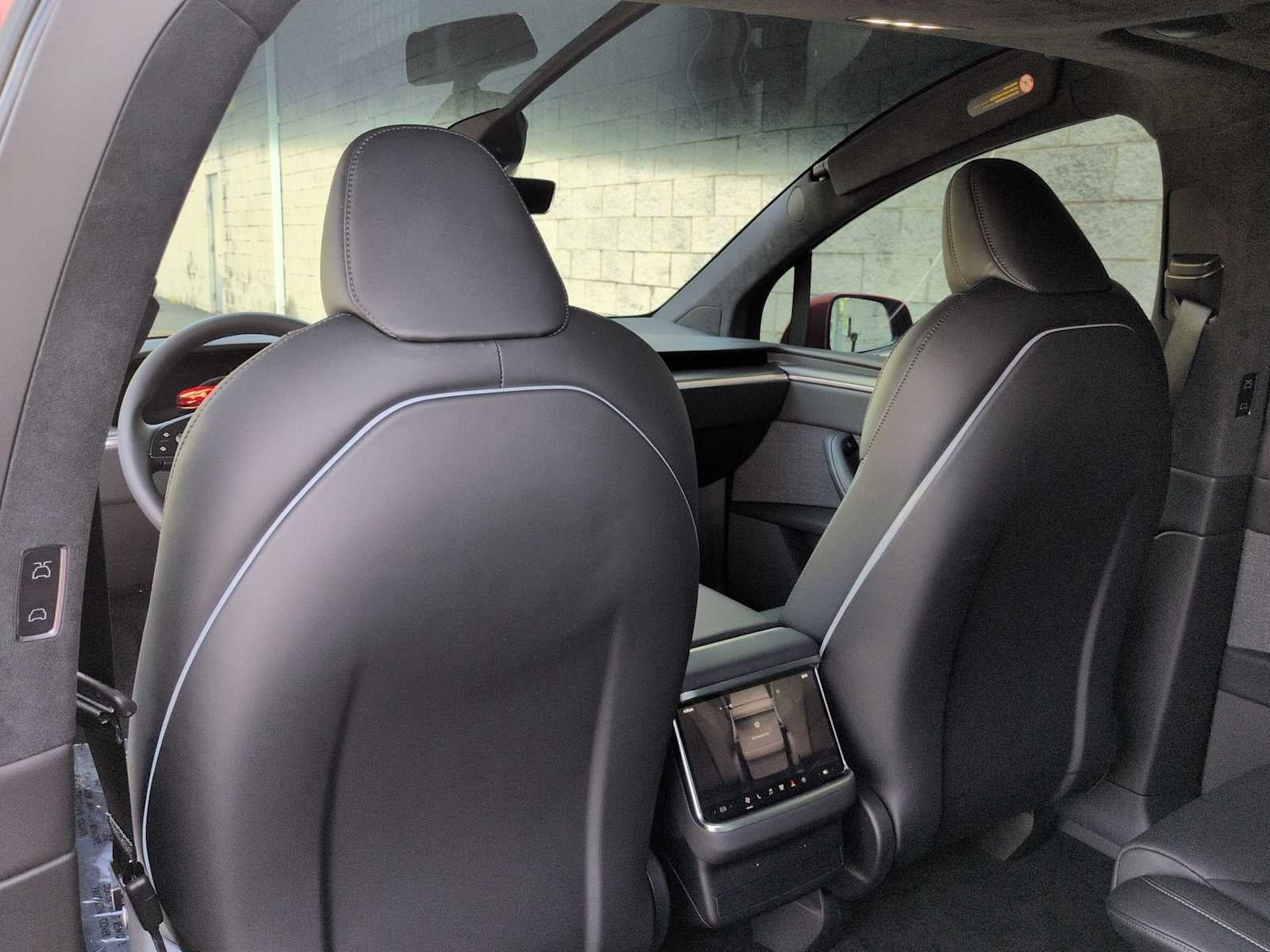 Tesla Model X Plaid 2024