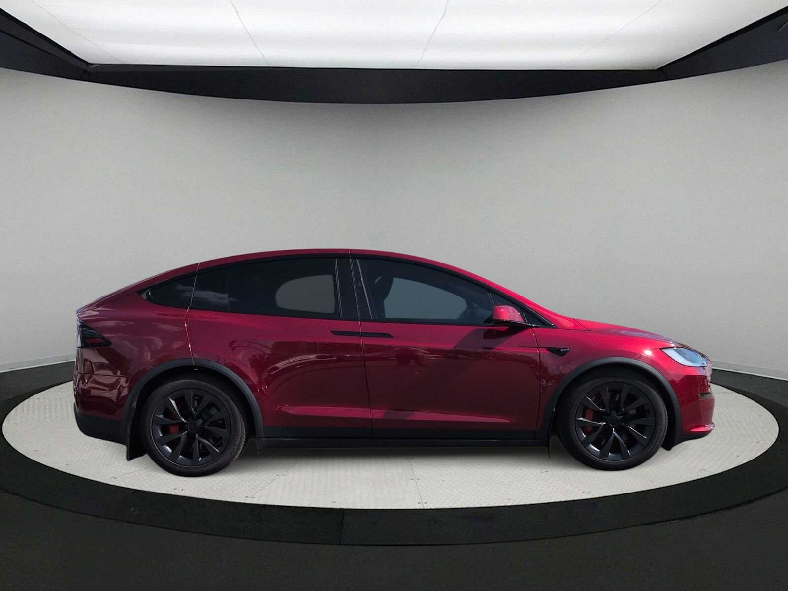 Tesla Model X Plaid 2024