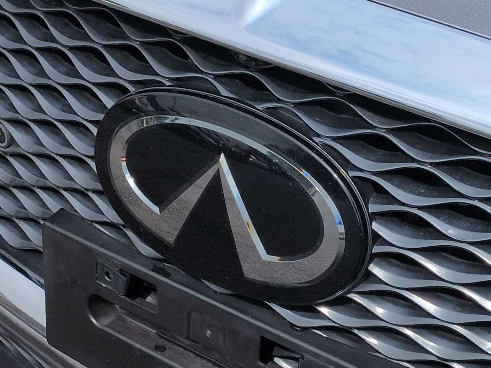 INFINITI Q60 LUXE 2022