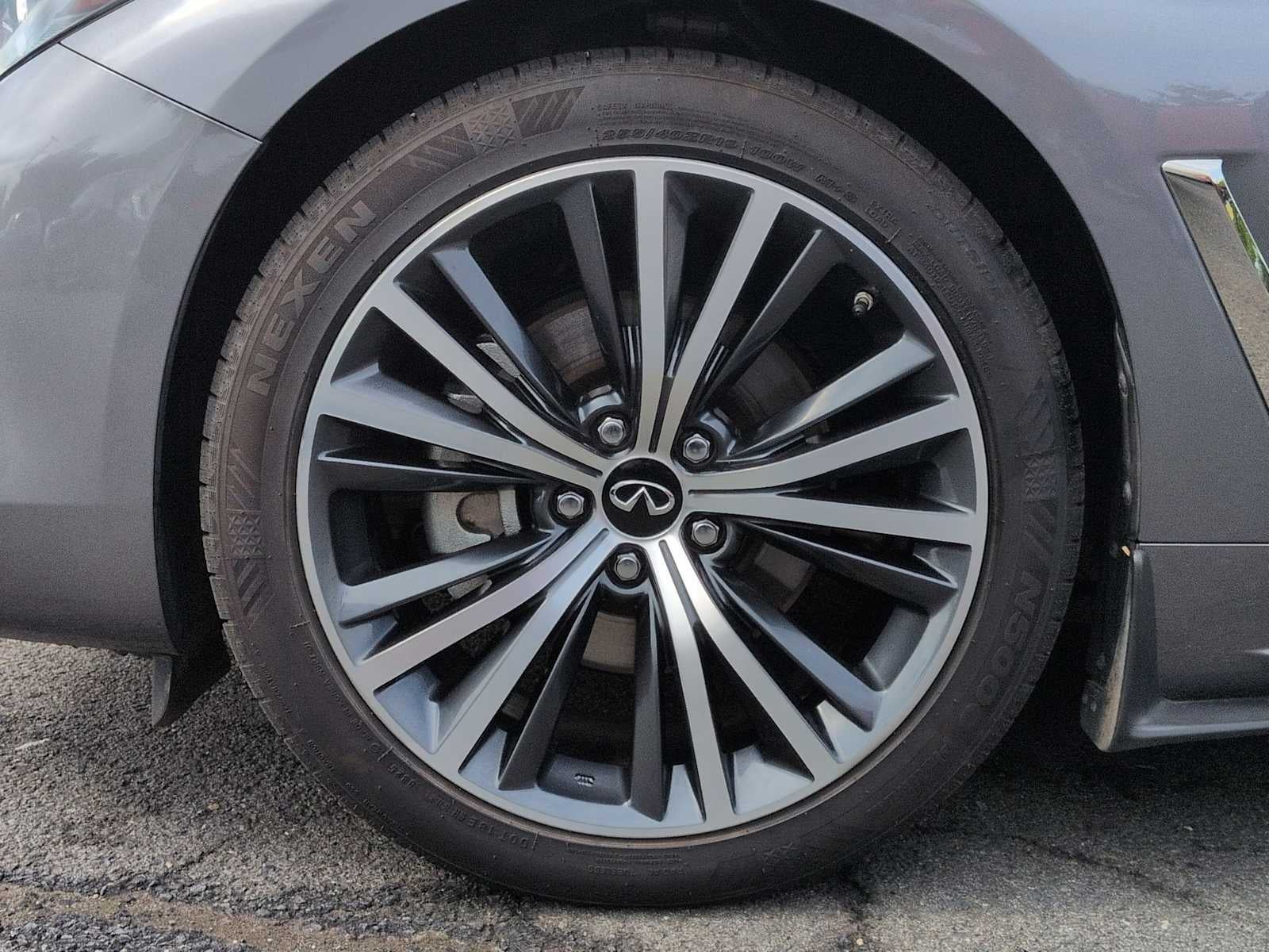 INFINITI Q60 LUXE 2022