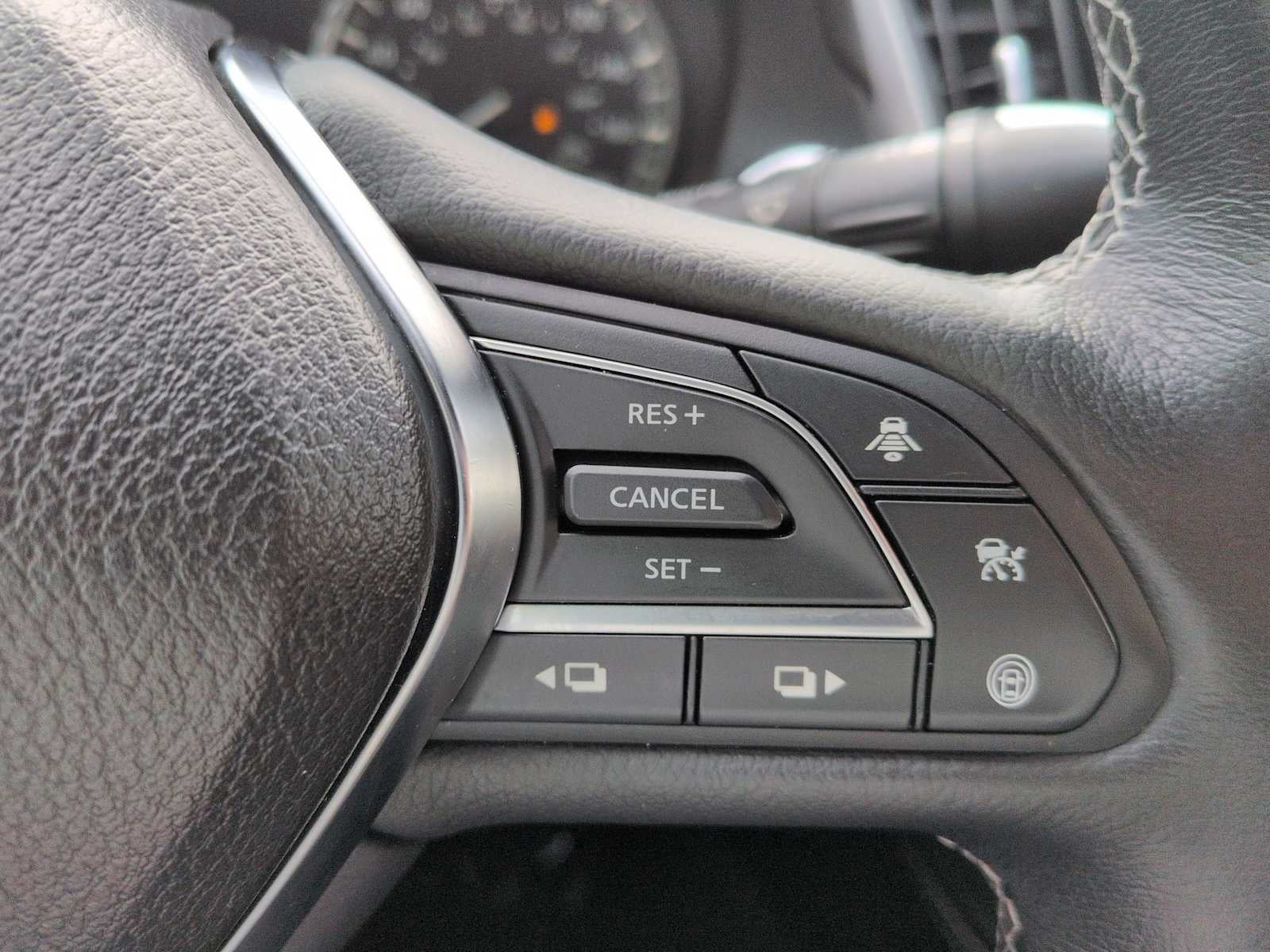 INFINITI Q60 LUXE 2022