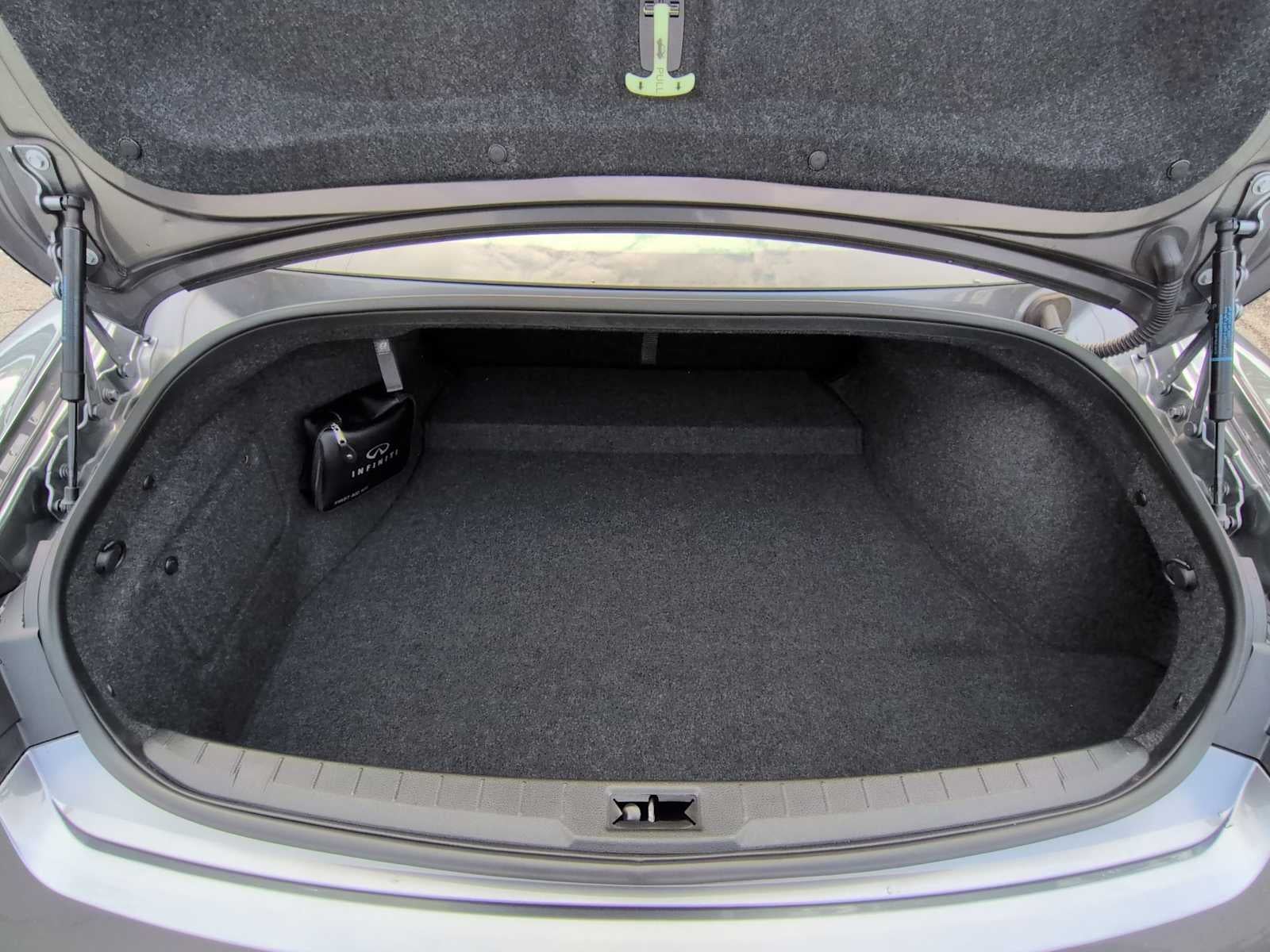 INFINITI Q60 LUXE 2022