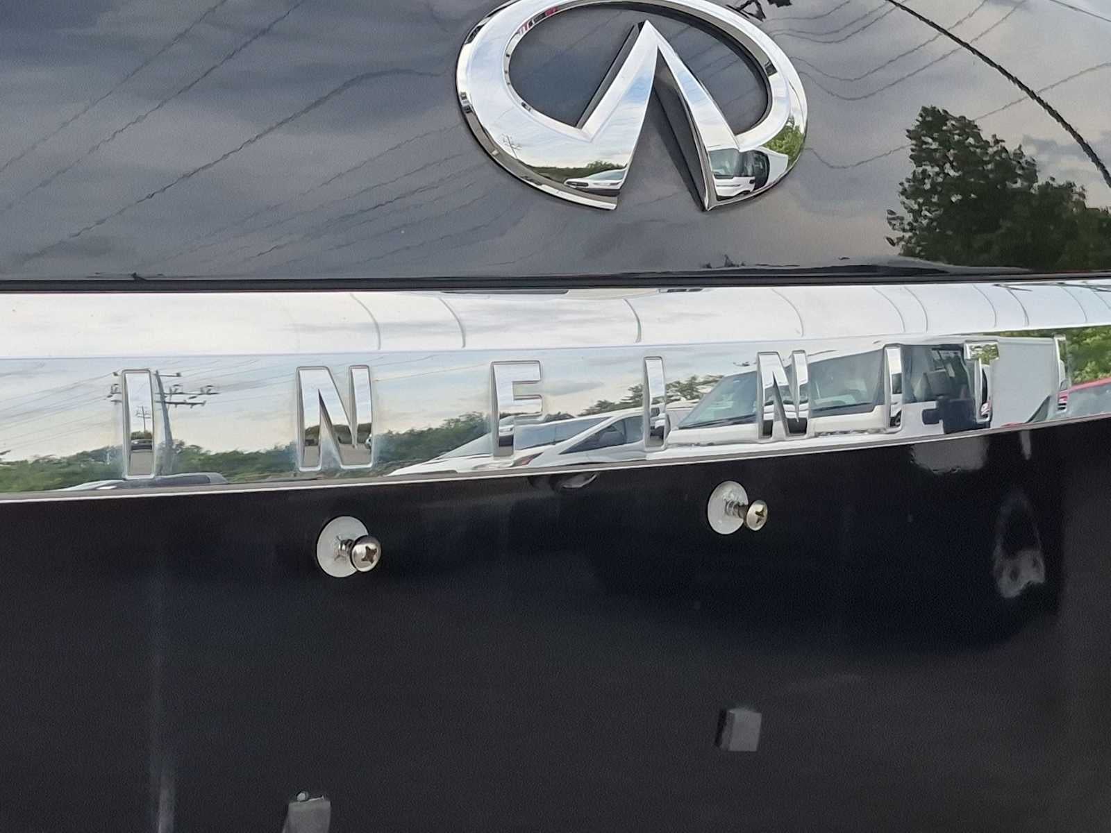 INFINITI QX80 LUXE 2021