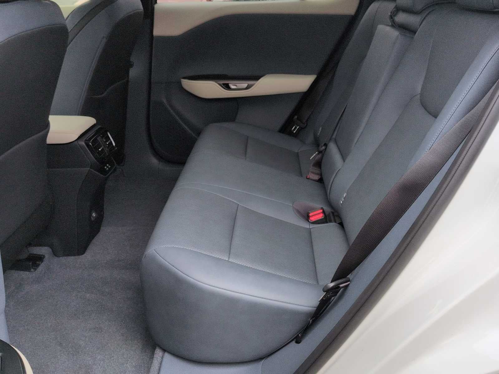 Lexus RZ 450e Premium 2025