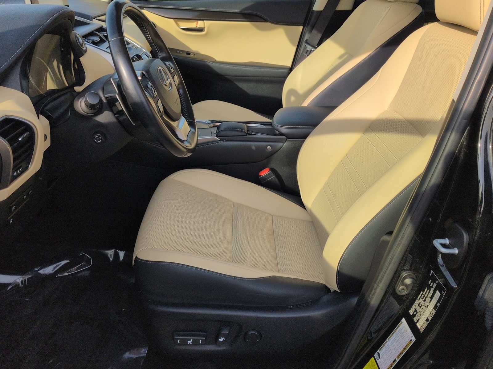 Lexus NX NX 300h 2020