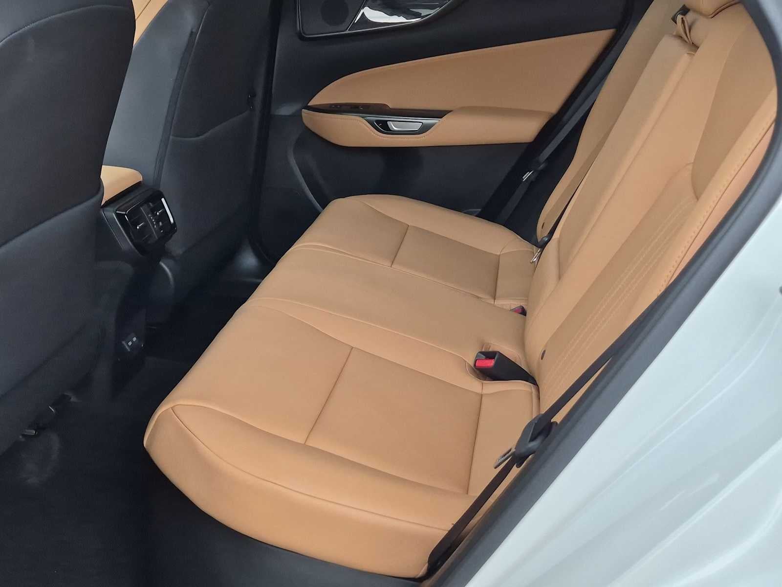 Lexus NX 350h Premium 2024