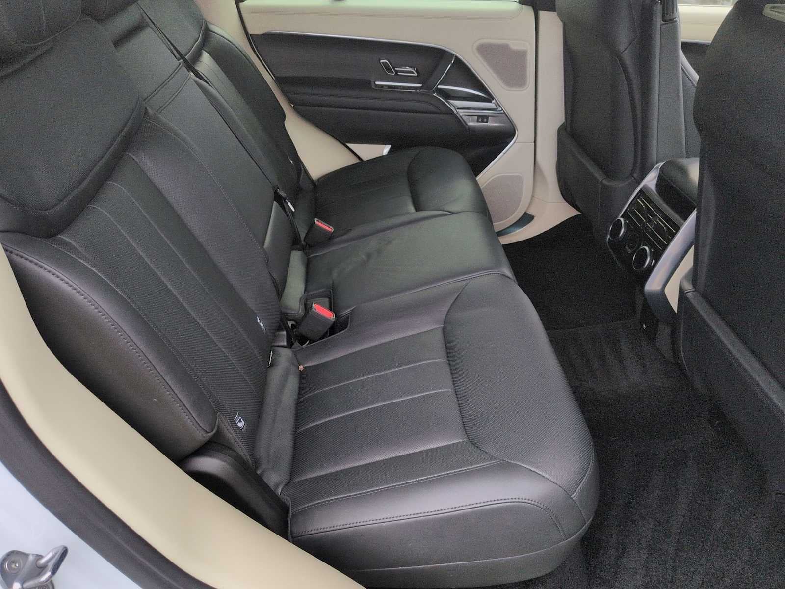 Land Rover Range Rover SE 2024