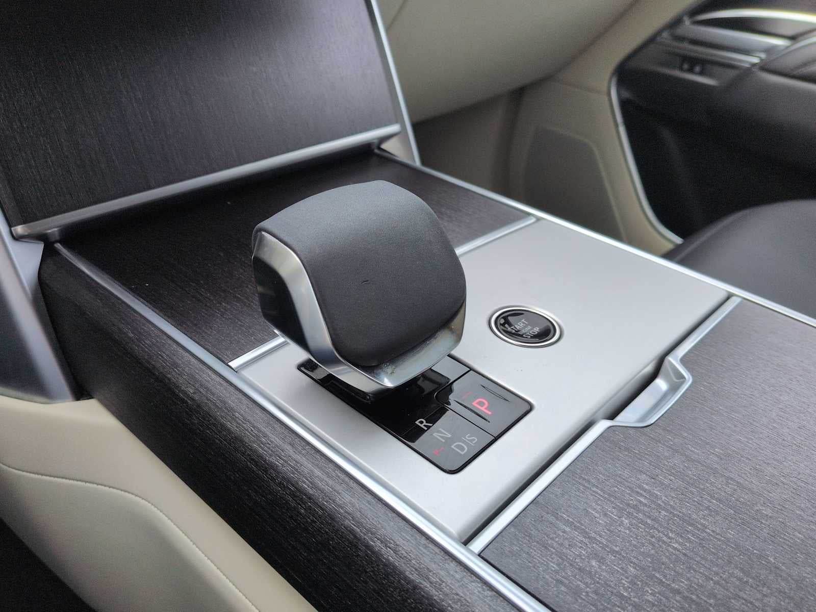 Land Rover Range Rover SE 2024