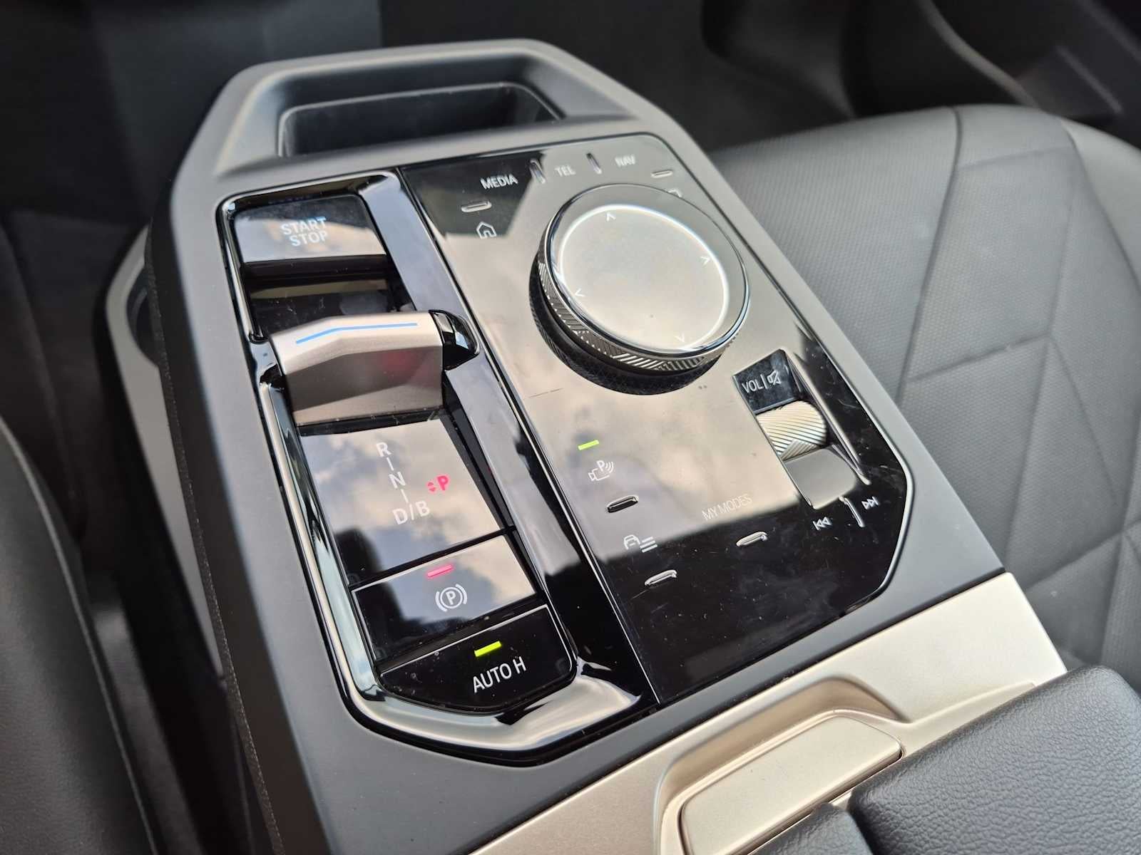 BMW iX xDrive50 2024