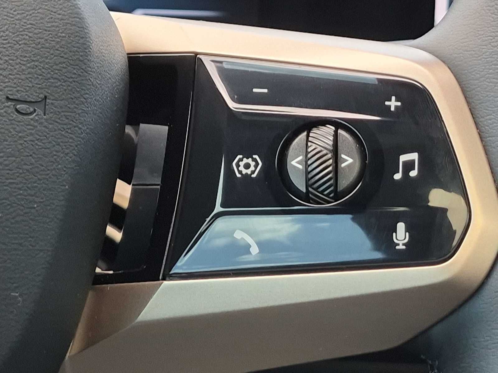 2025 BMW iX xDrive50