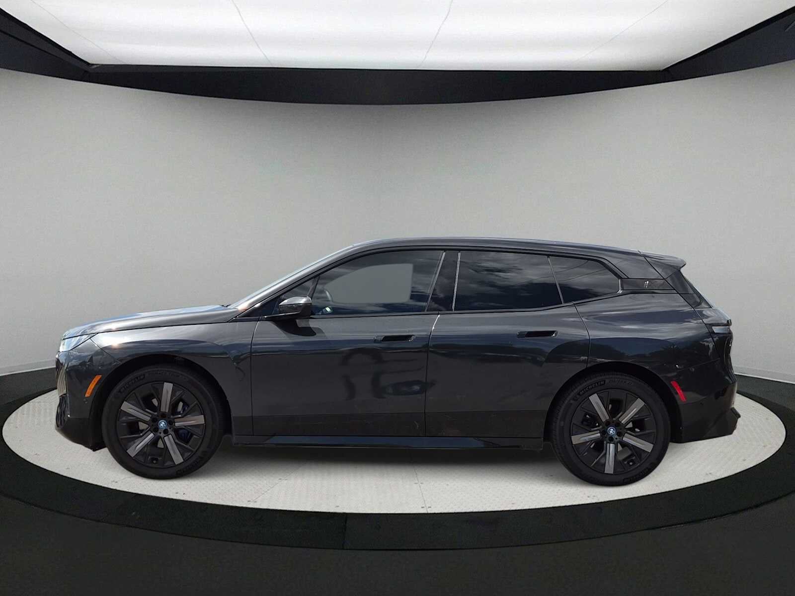 2025 BMW iX xDrive50