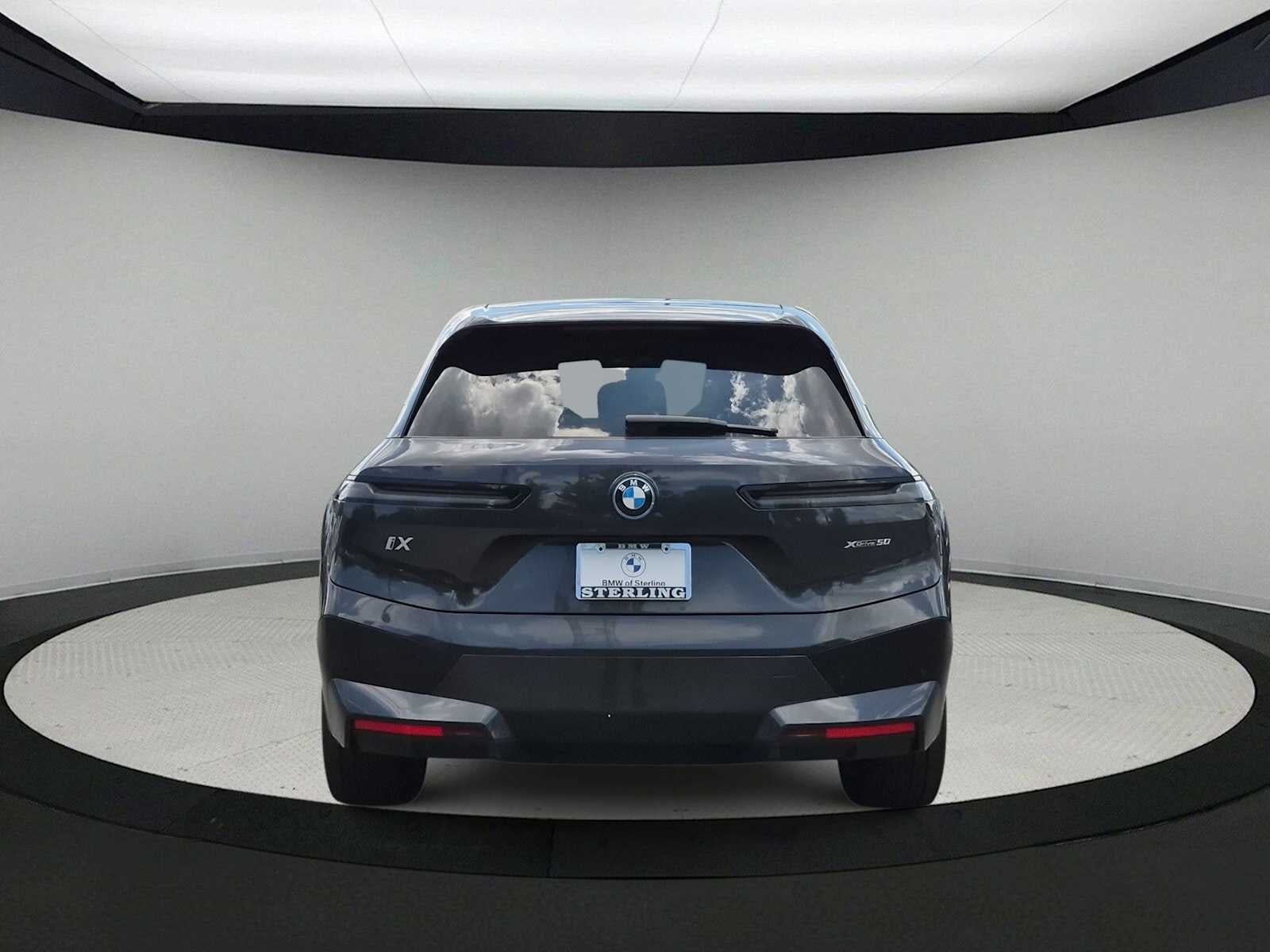 2025 BMW iX xDrive50