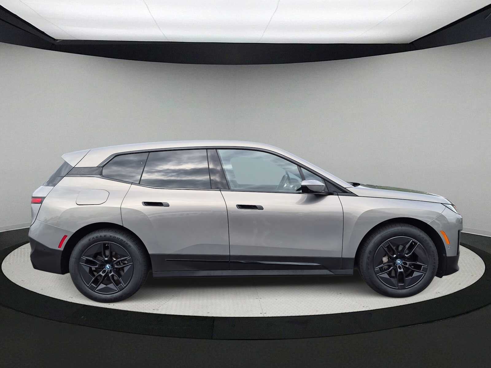 BMW iX xDrive50 2024