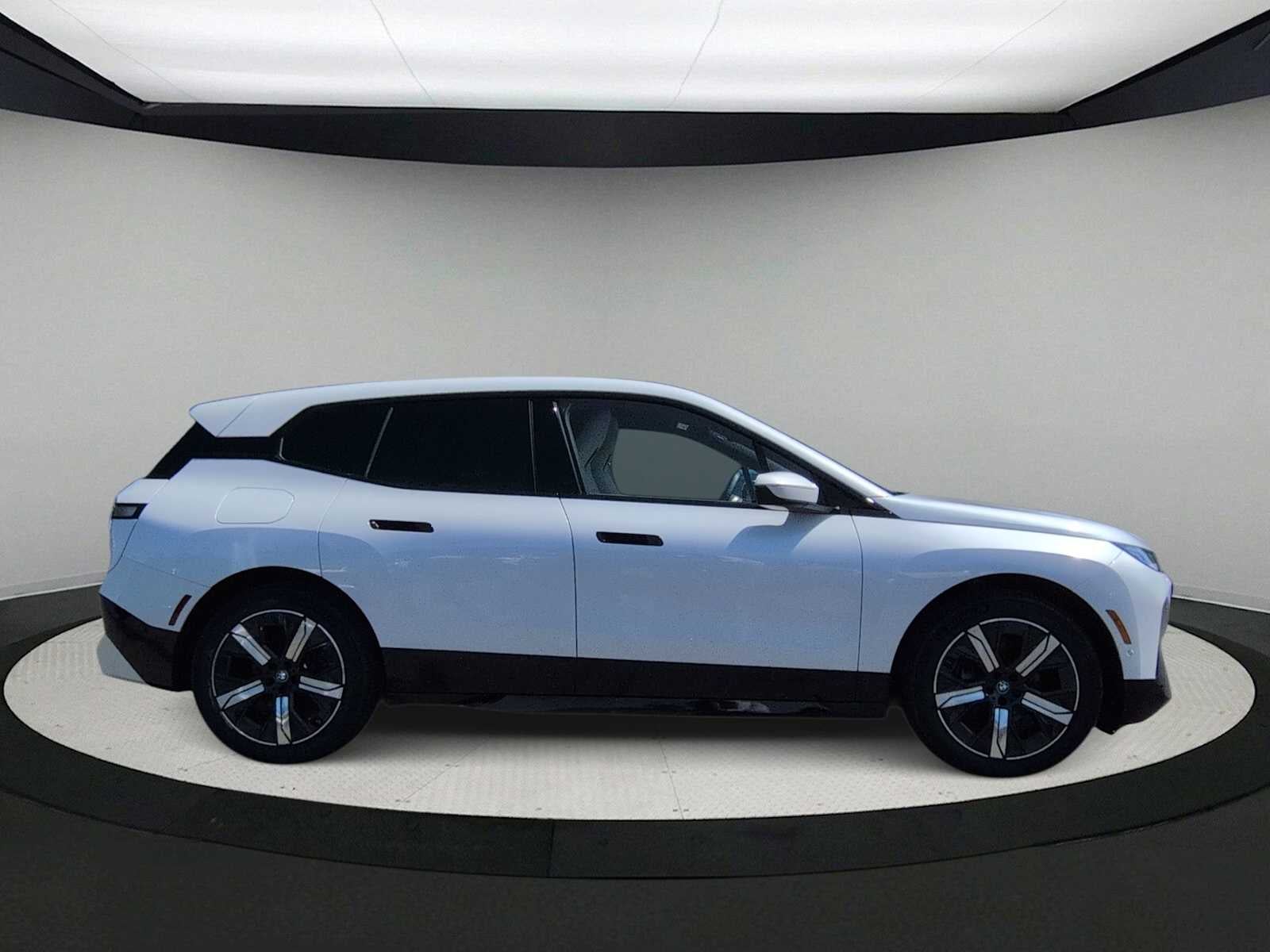 BMW iX xDrive50 2024