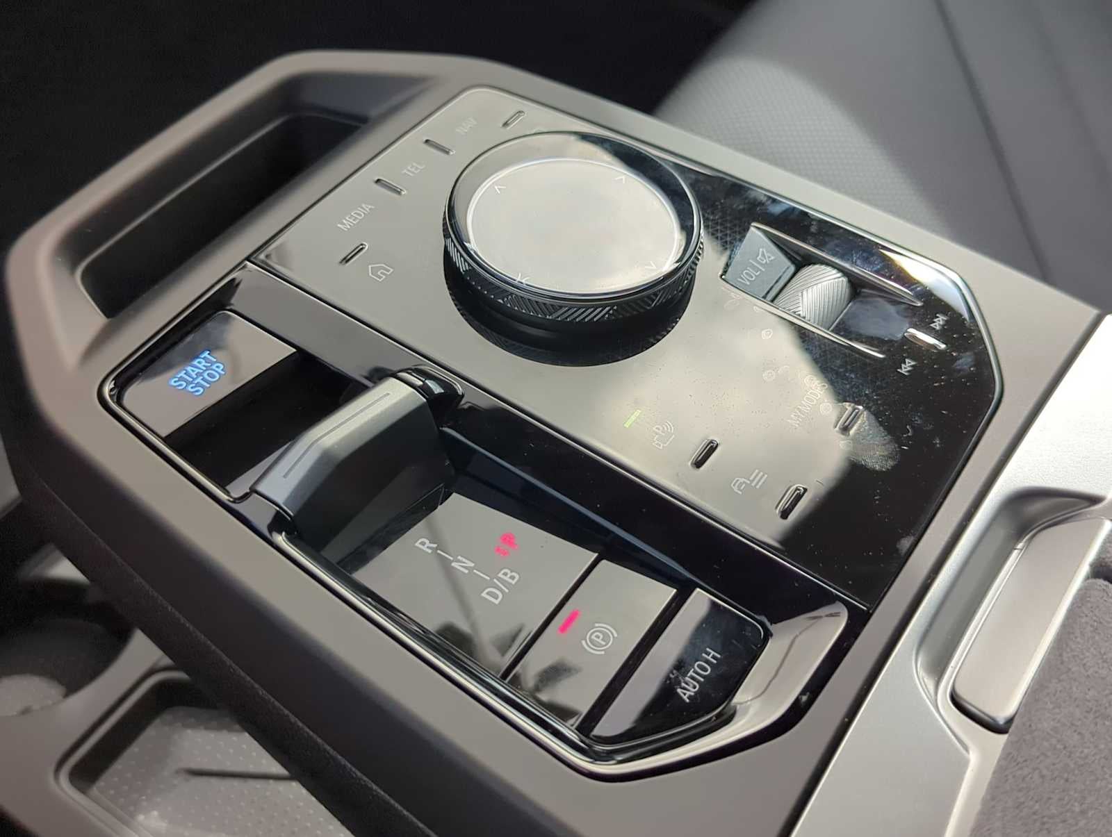 BMW iX xDrive60 2026