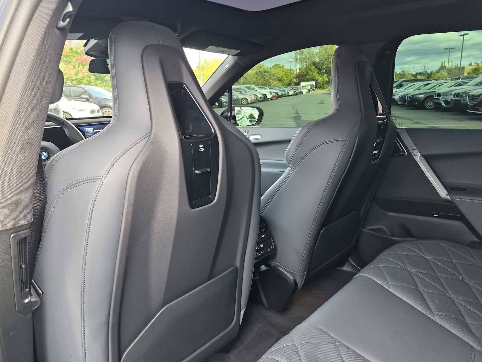BMW iX M70 2026