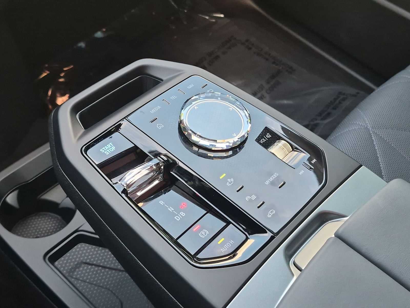 BMW iX M70 2026