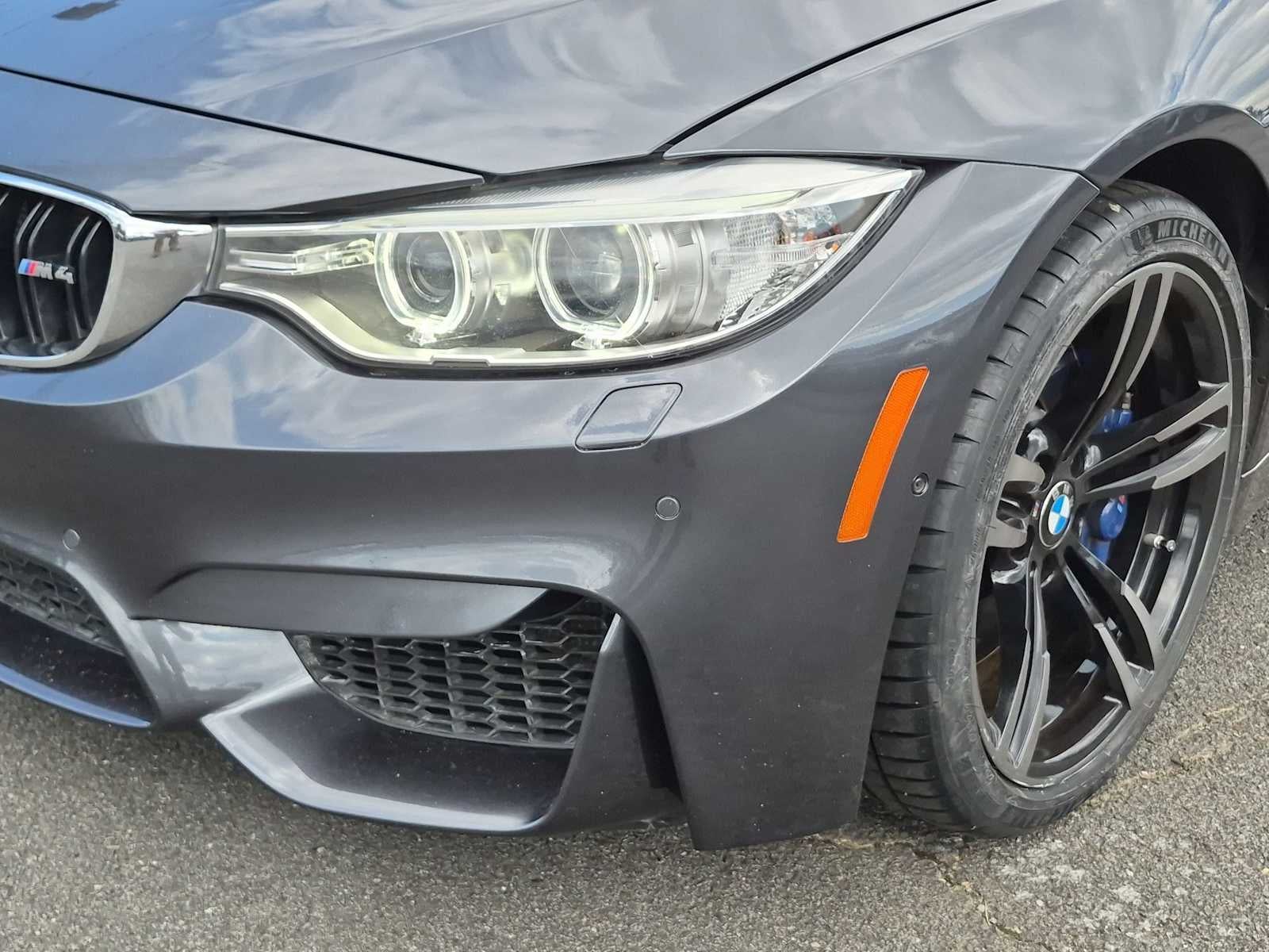BMW M4 de 2016, descapotable de 2 puertas