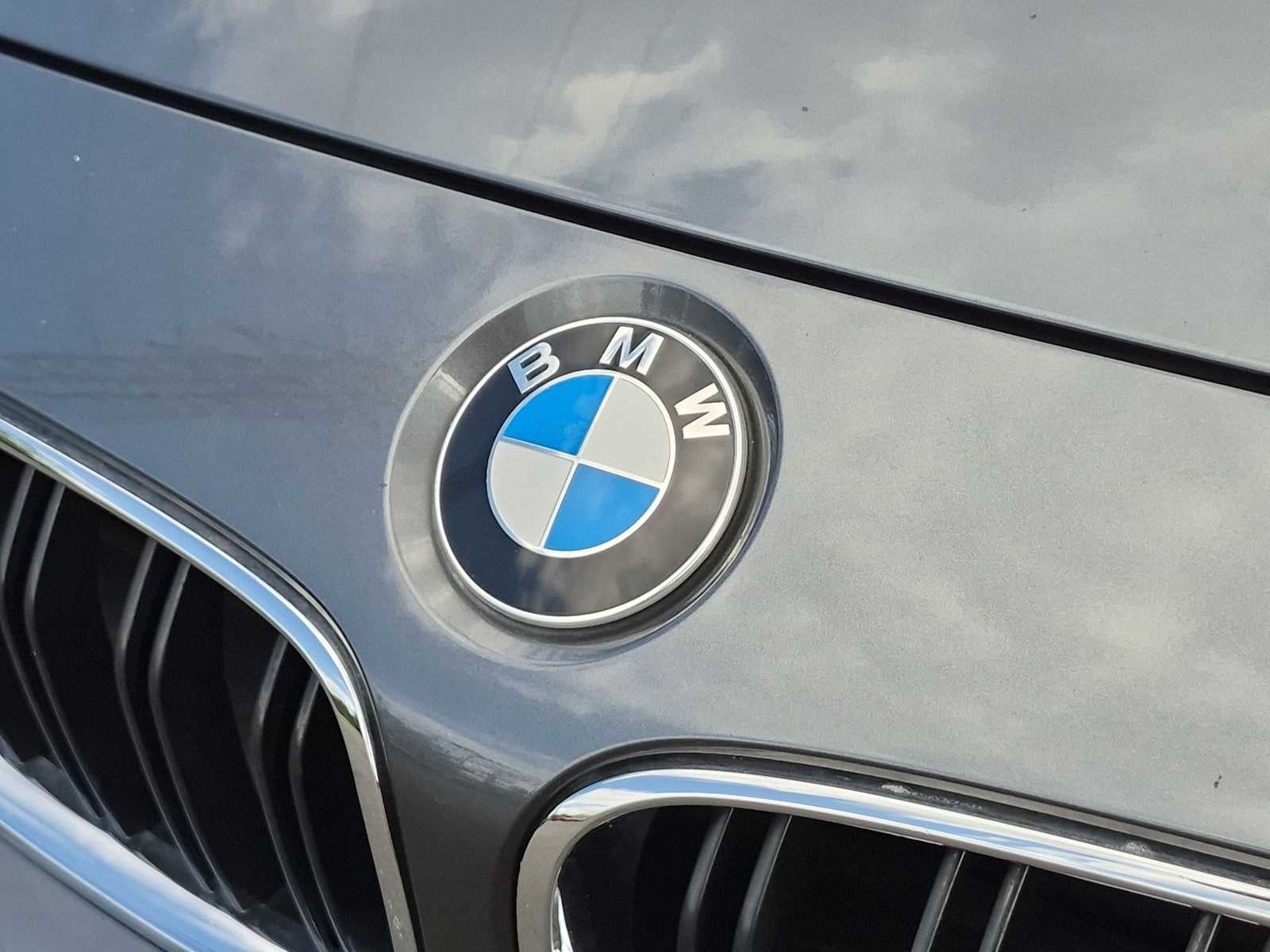 BMW M4 de 2016, descapotable de 2 puertas