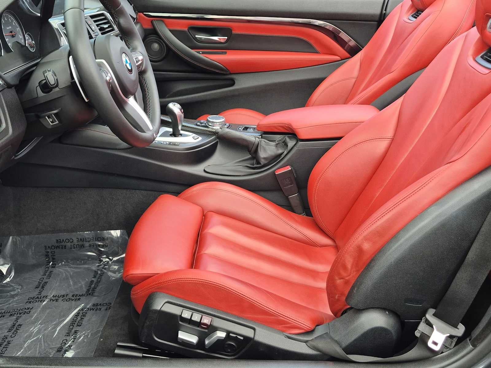 BMW M4 de 2016, descapotable de 2 puertas