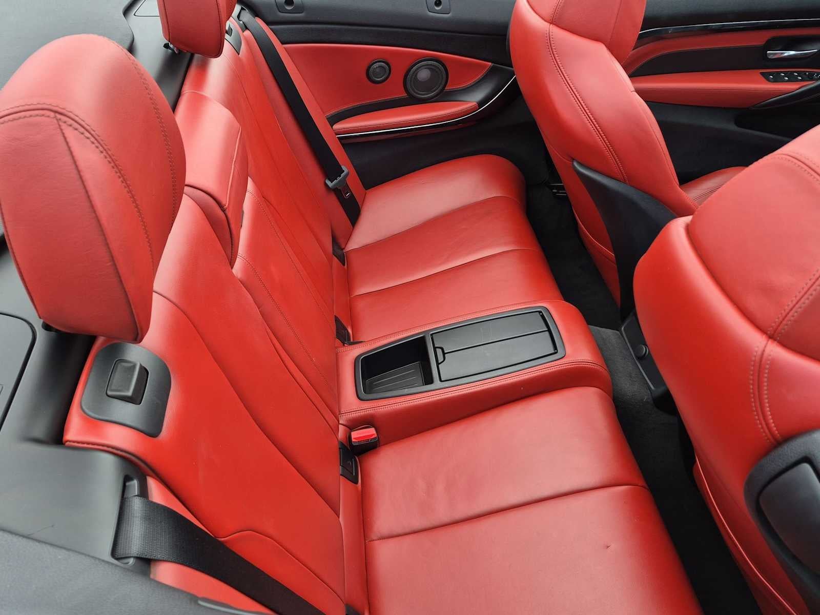 BMW M4 de 2016, descapotable de 2 puertas