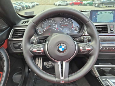 BMW M4 de 2016, descapotable de 2 puertas