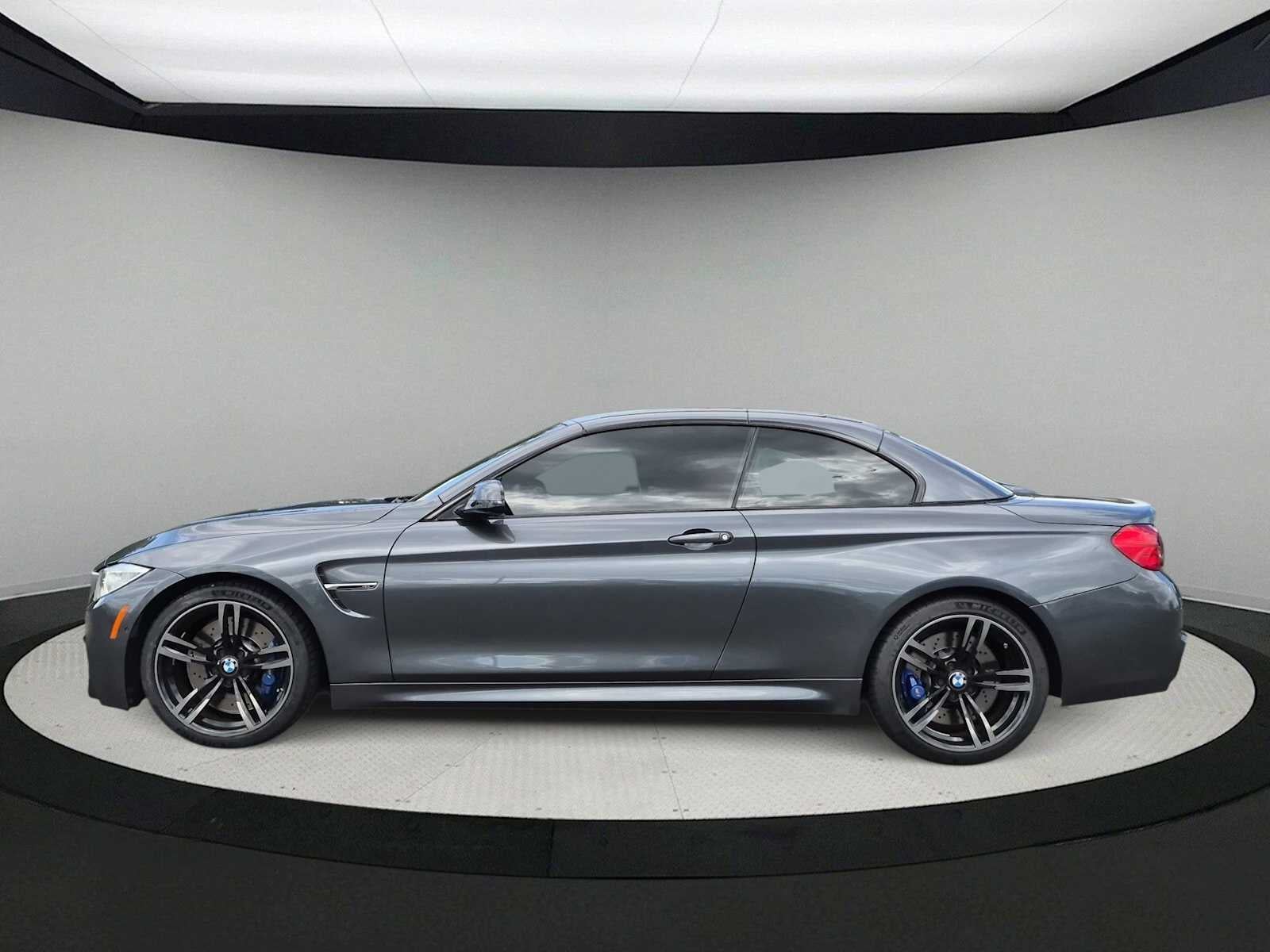 BMW M4 de 2016, descapotable de 2 puertas
