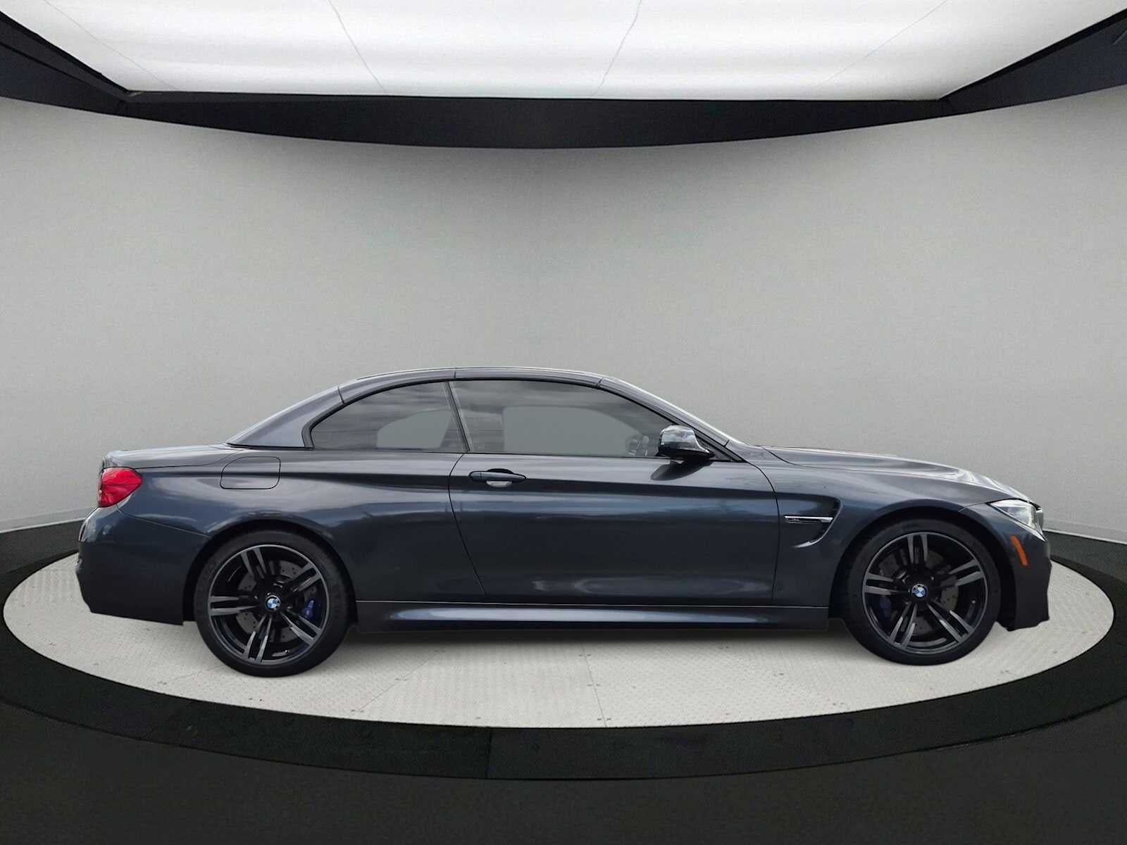 BMW M4 de 2016, descapotable de 2 puertas