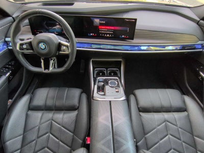 BMW i7 M70 2024