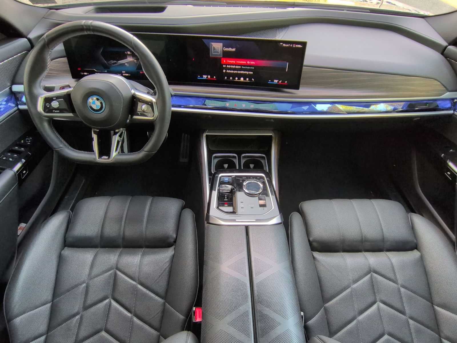 BMW i7 M70 2024