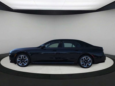 BMW i7 M70 2024