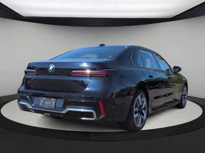 BMW i7 M70 2024