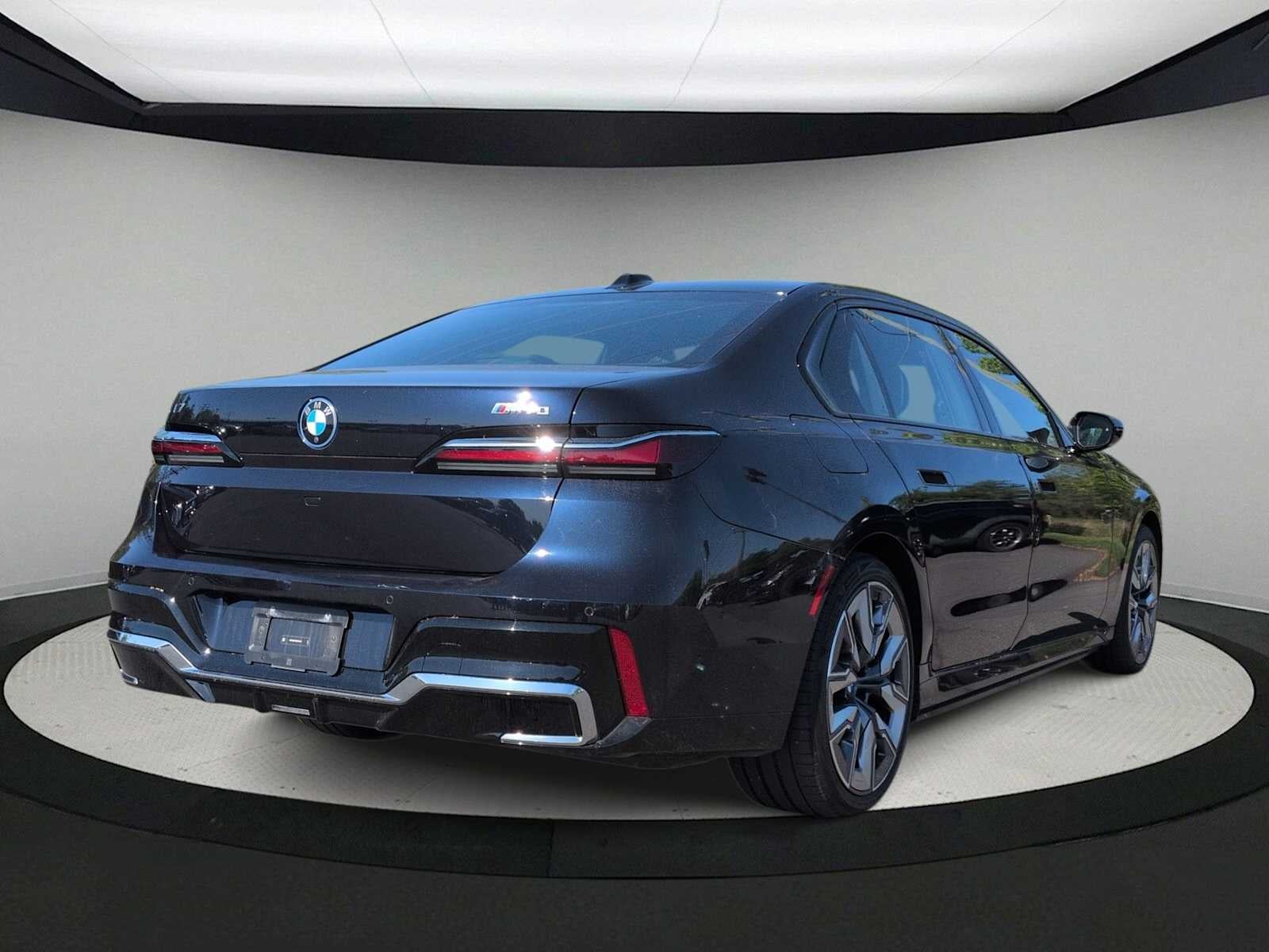BMW i7 M70 2024