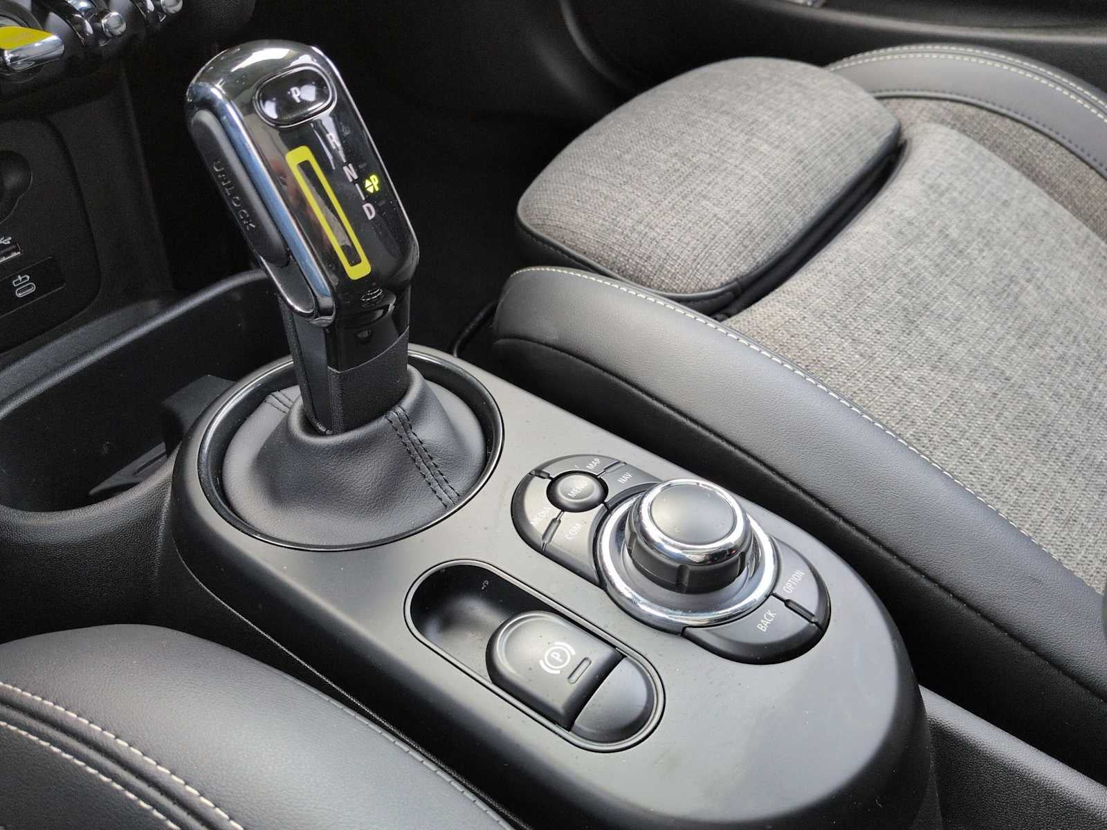 2023 MINI HARDTOP 2 PUERTAS Cooper SE