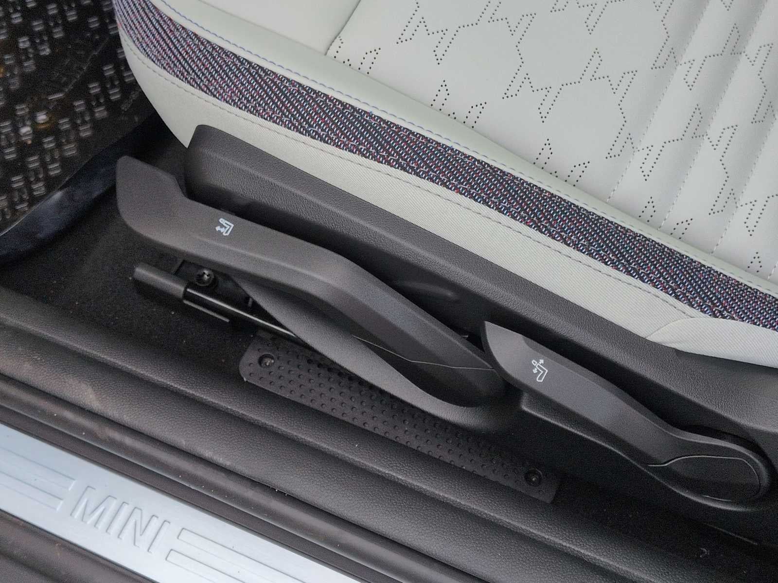 MINI de 2 puertas, edición Oxford, 2026