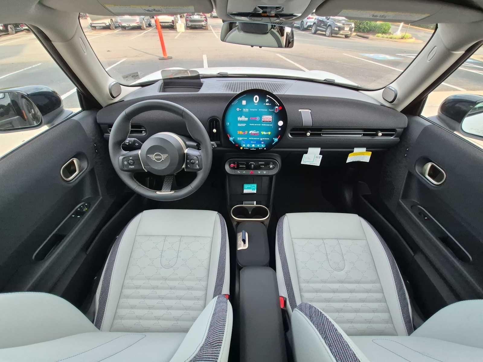 MINI ICONIC de 2 puertas, 2027