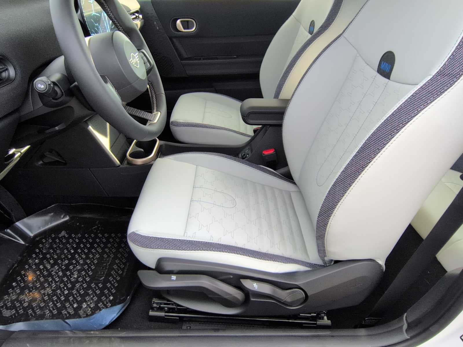 MINI de 2 puertas, edición Oxford, 2026