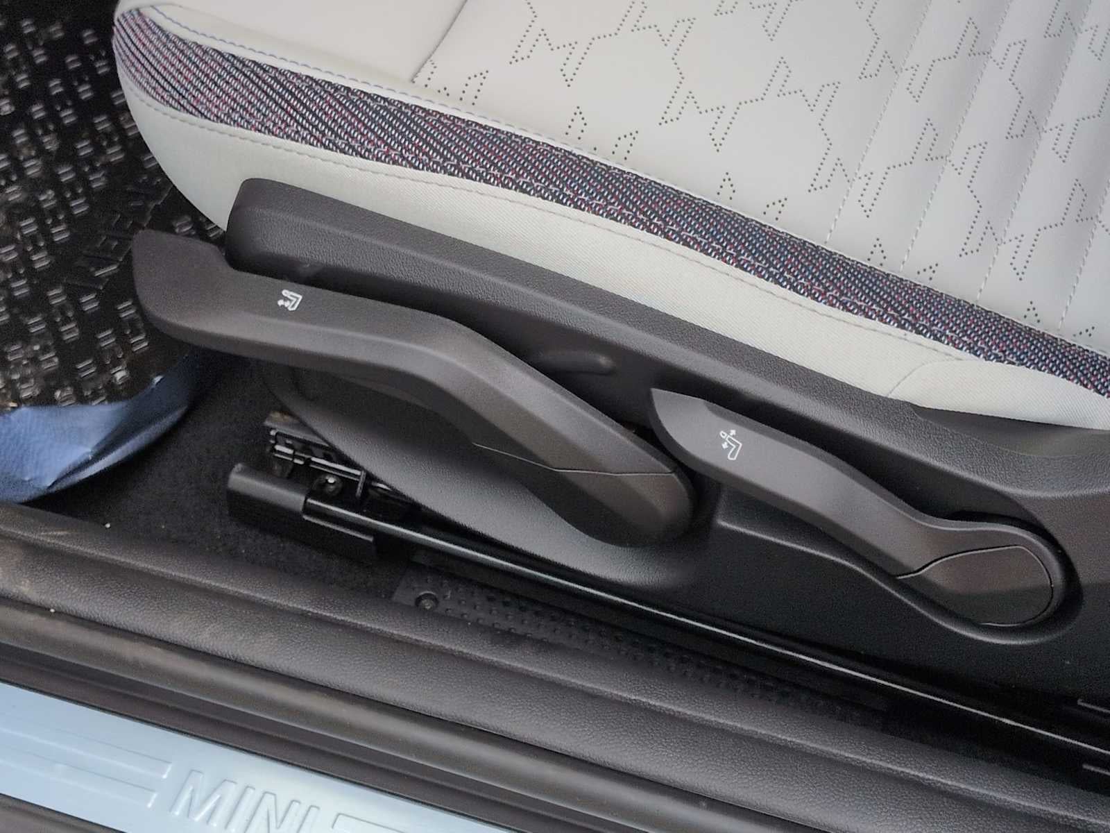 MINI de 2 puertas, edición Oxford, 2026