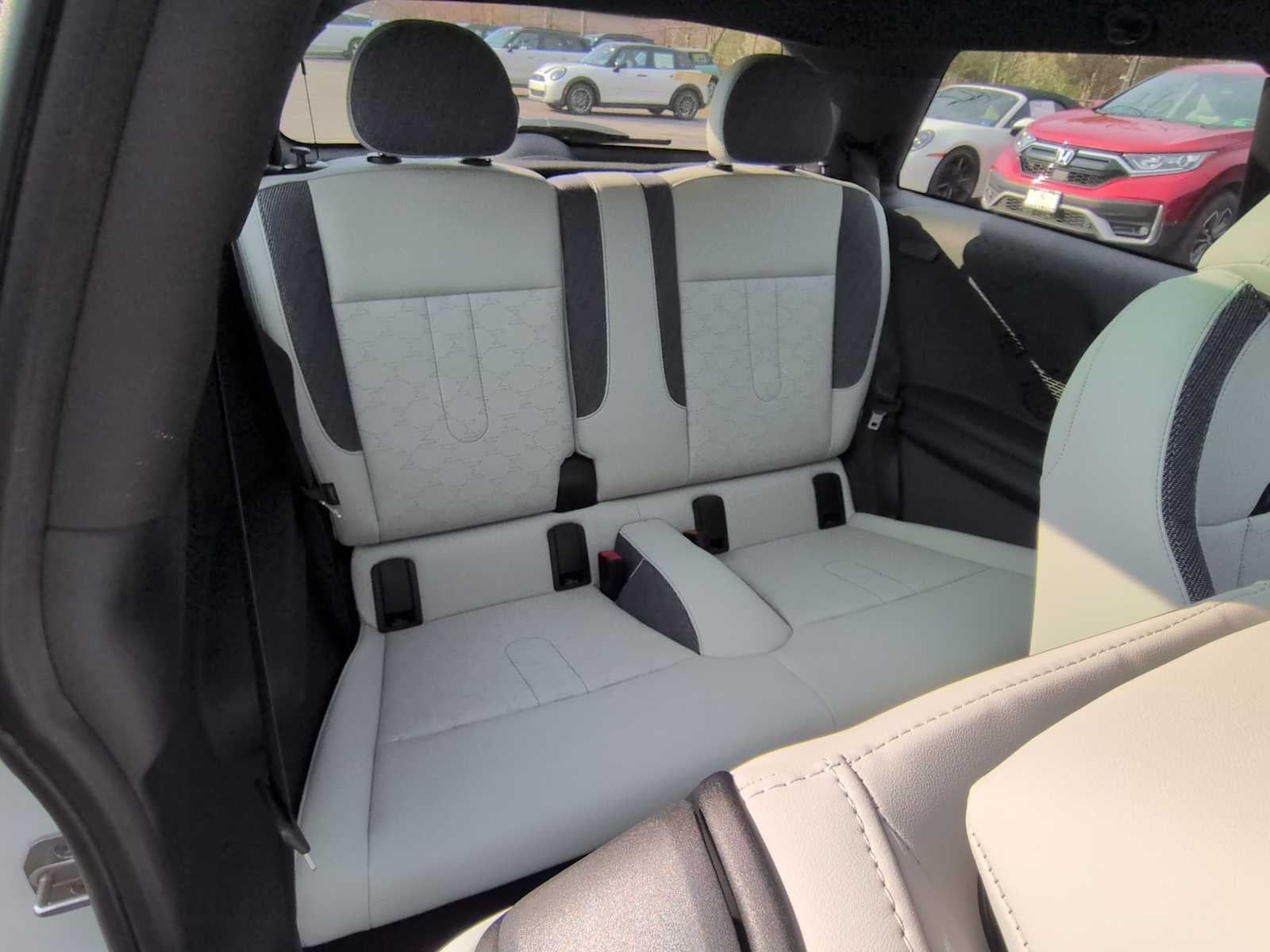 MINI de 2 puertas, edición Oxford, 2026