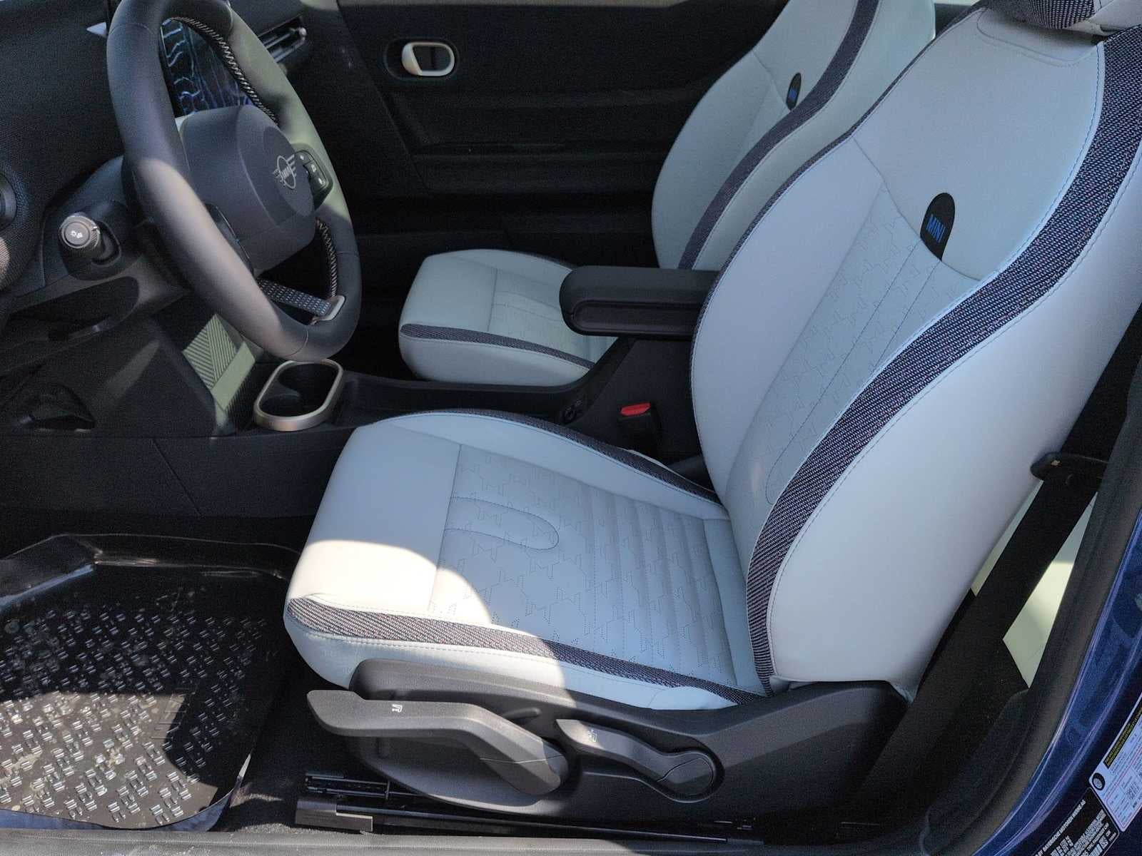 MINI de 2 puertas, edición Oxford, 2026