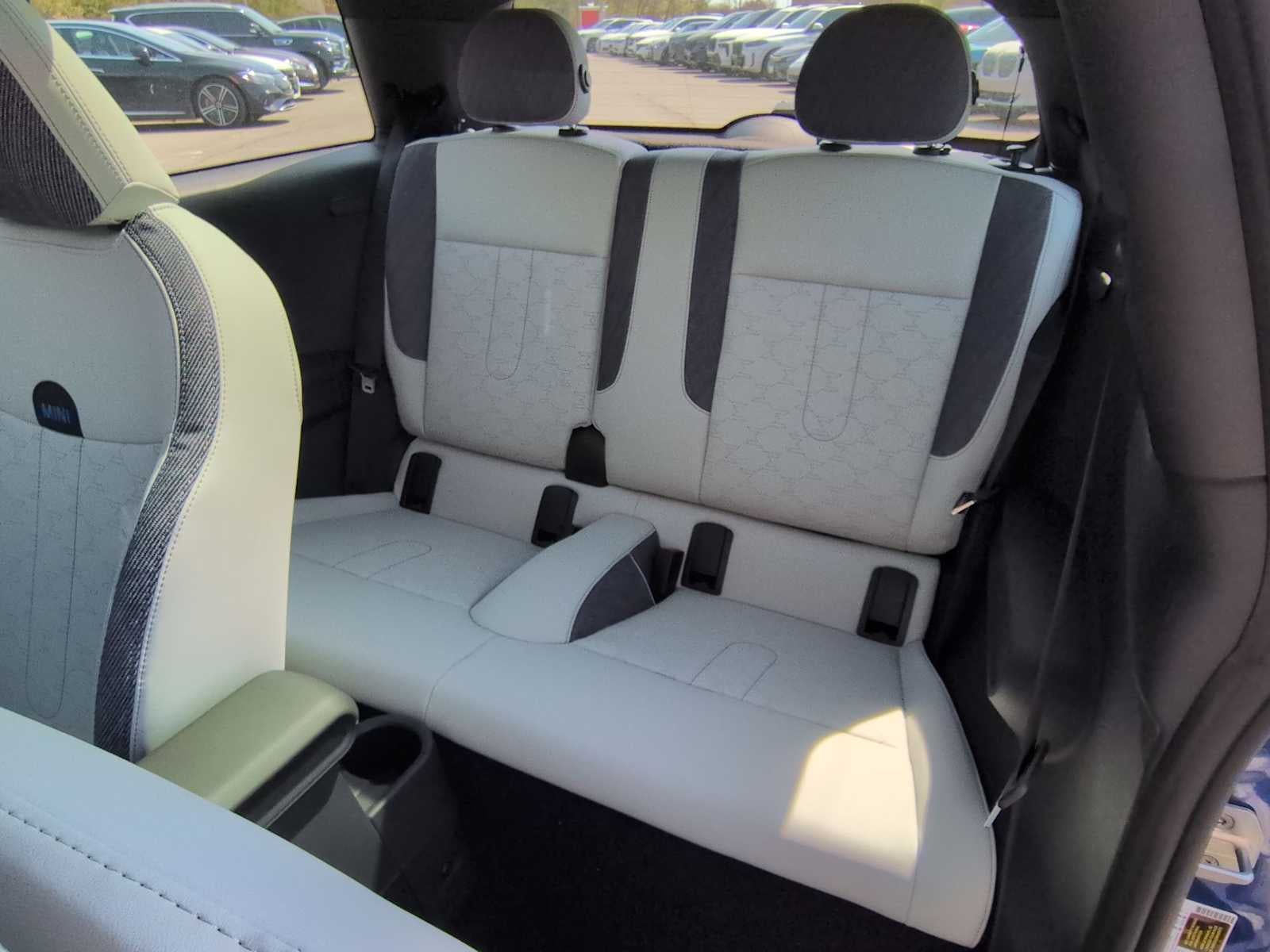 MINI de 2 puertas, edición Oxford, 2026