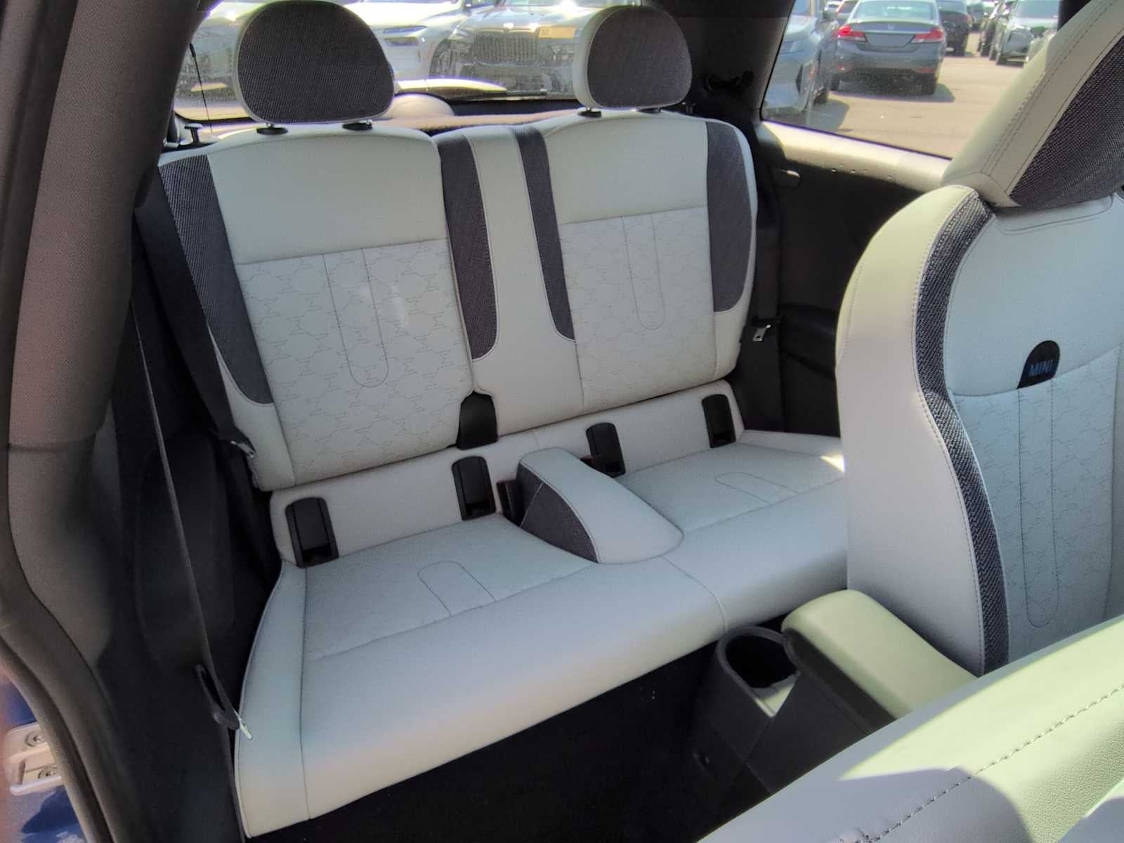 MINI de 2 puertas, edición Oxford, 2026