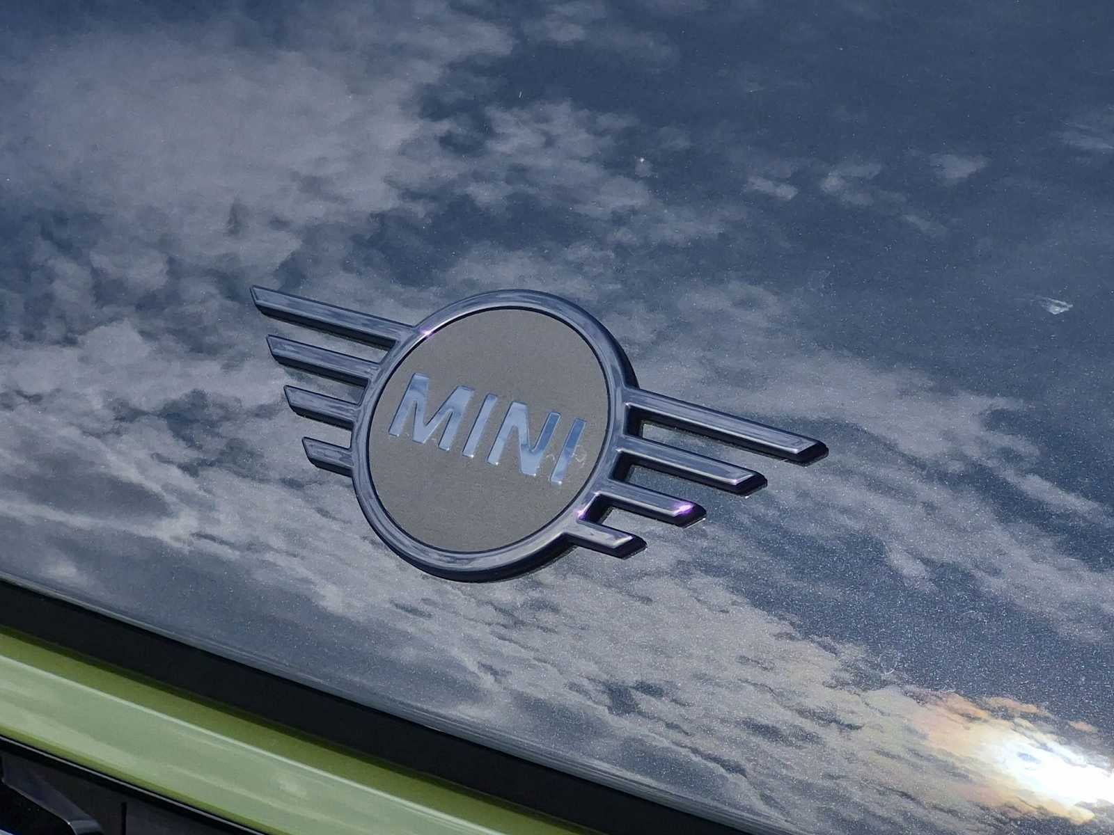 MINI ICONIC de 2 puertas, 2027