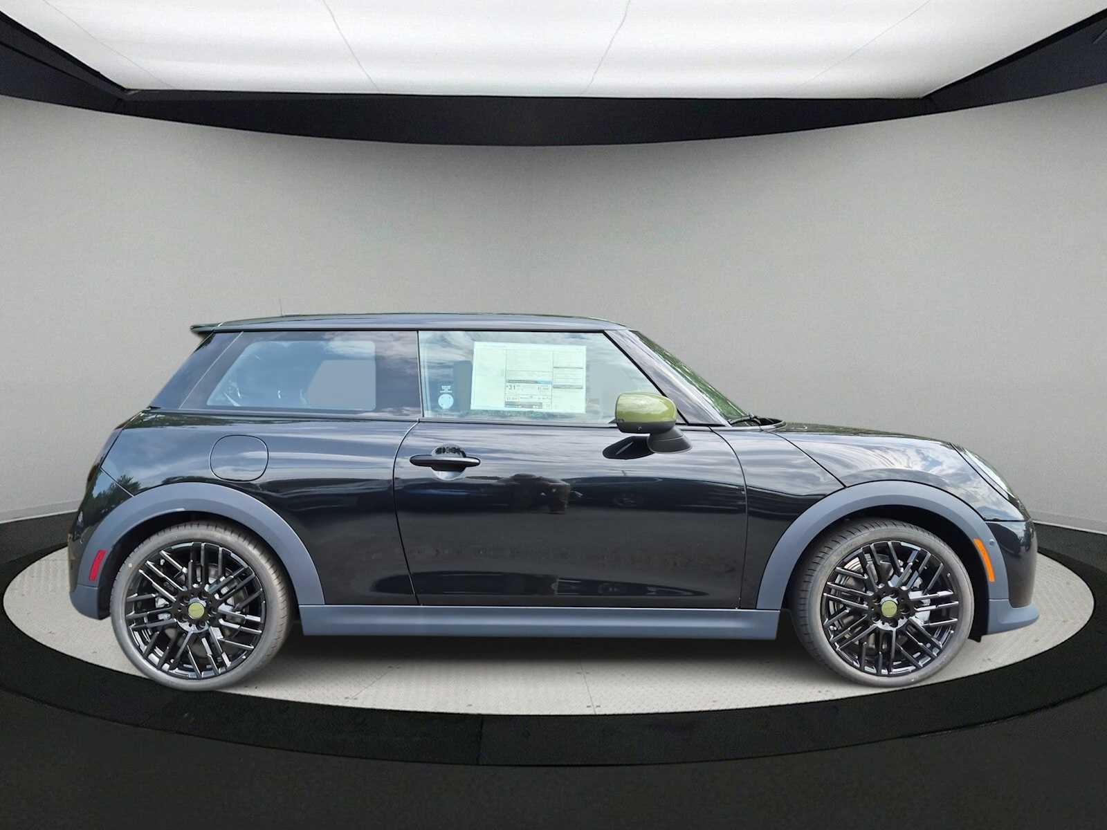 MINI ICONIC de 2 puertas, 2027