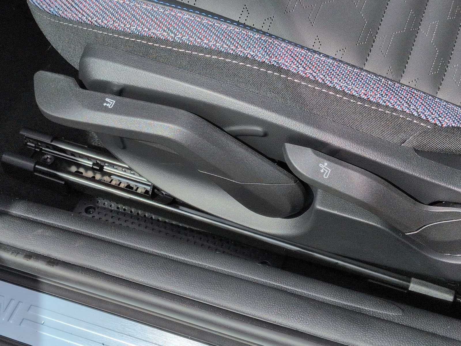 2026 MINI 2 PUERTAS ICONIC