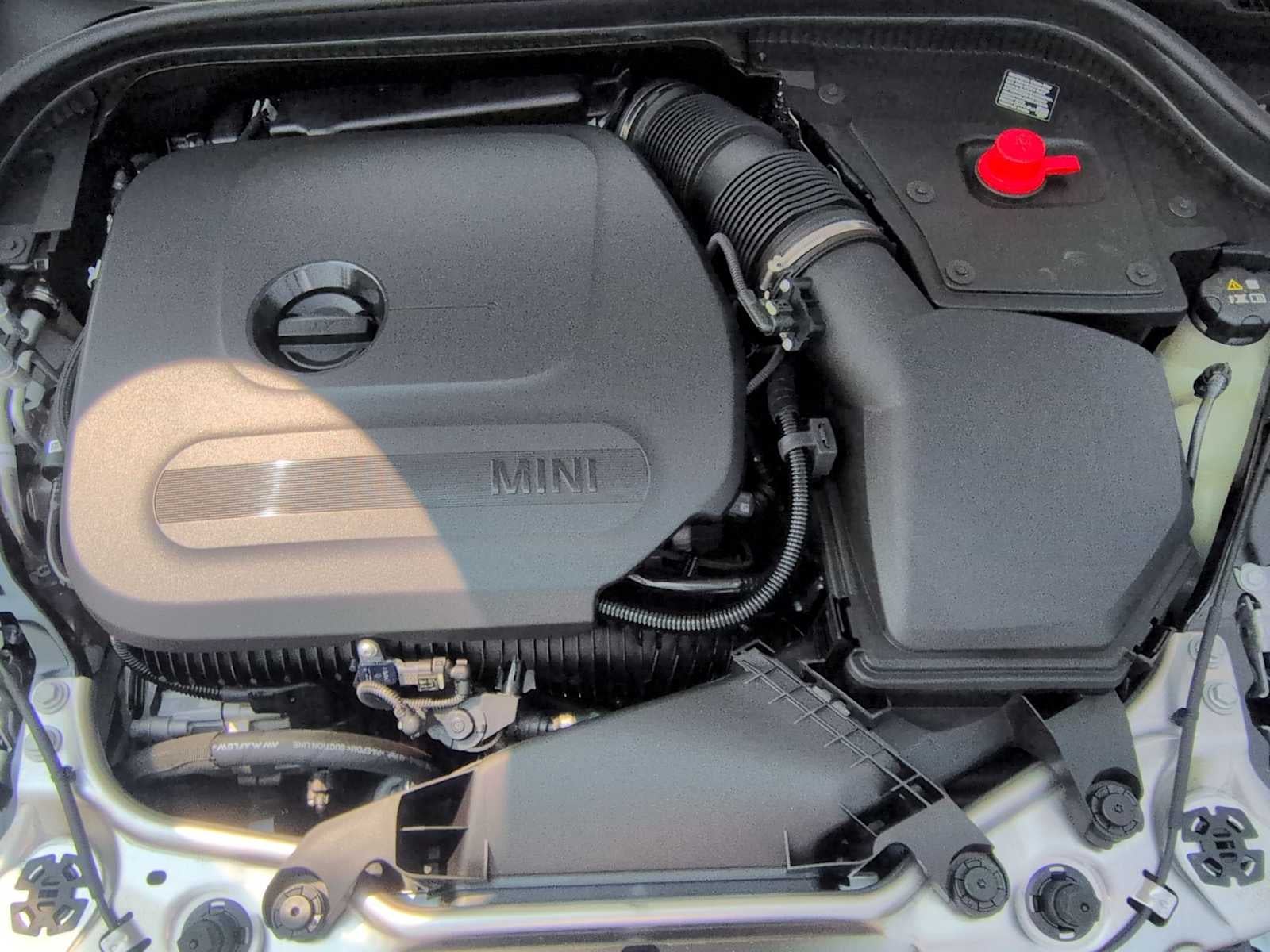 2026 MINI 2 PUERTAS ICONIC