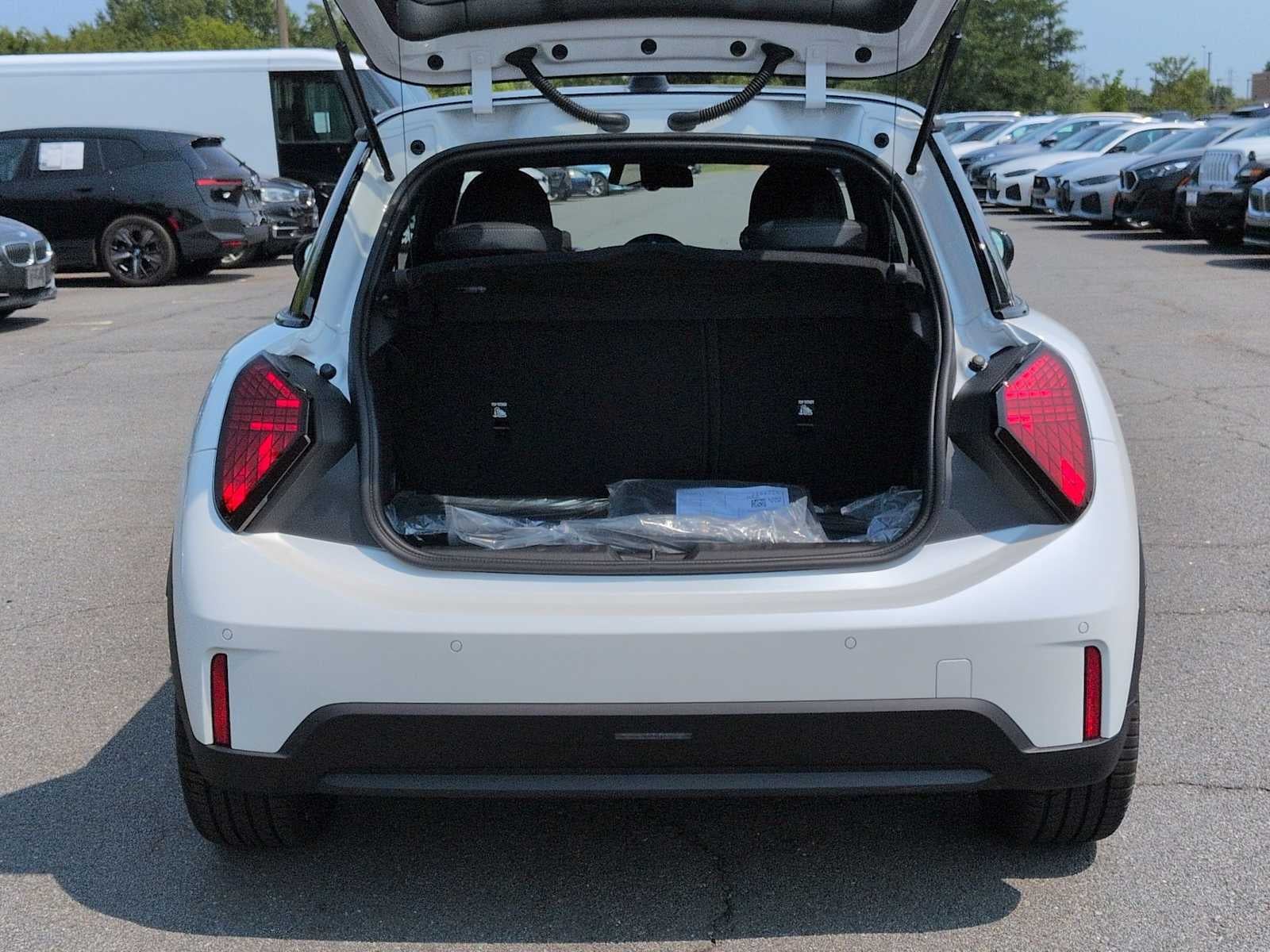 2026 MINI 2 PUERTAS ICONIC