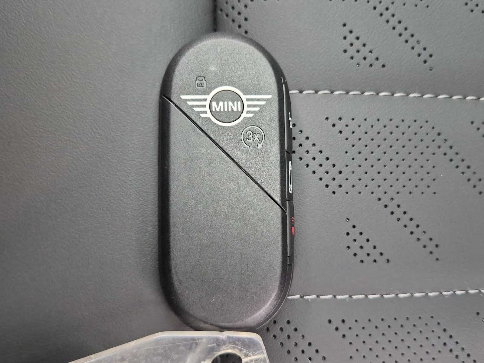 MINI 2 PUERTAS SIGNATURE PLUS 2027